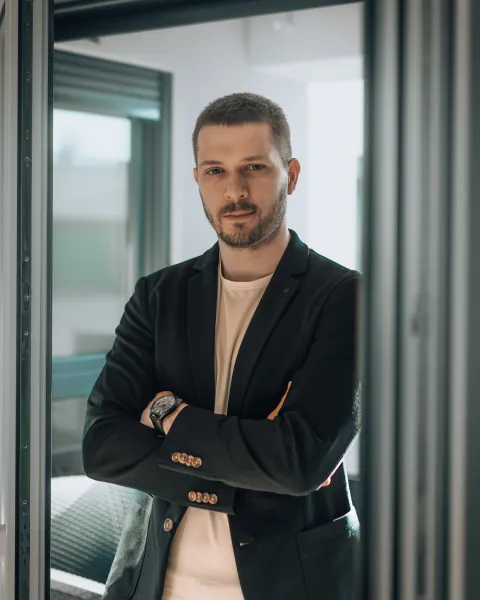 Portrait of Leon Spanic, CEO & Mitgründer at Plandentic